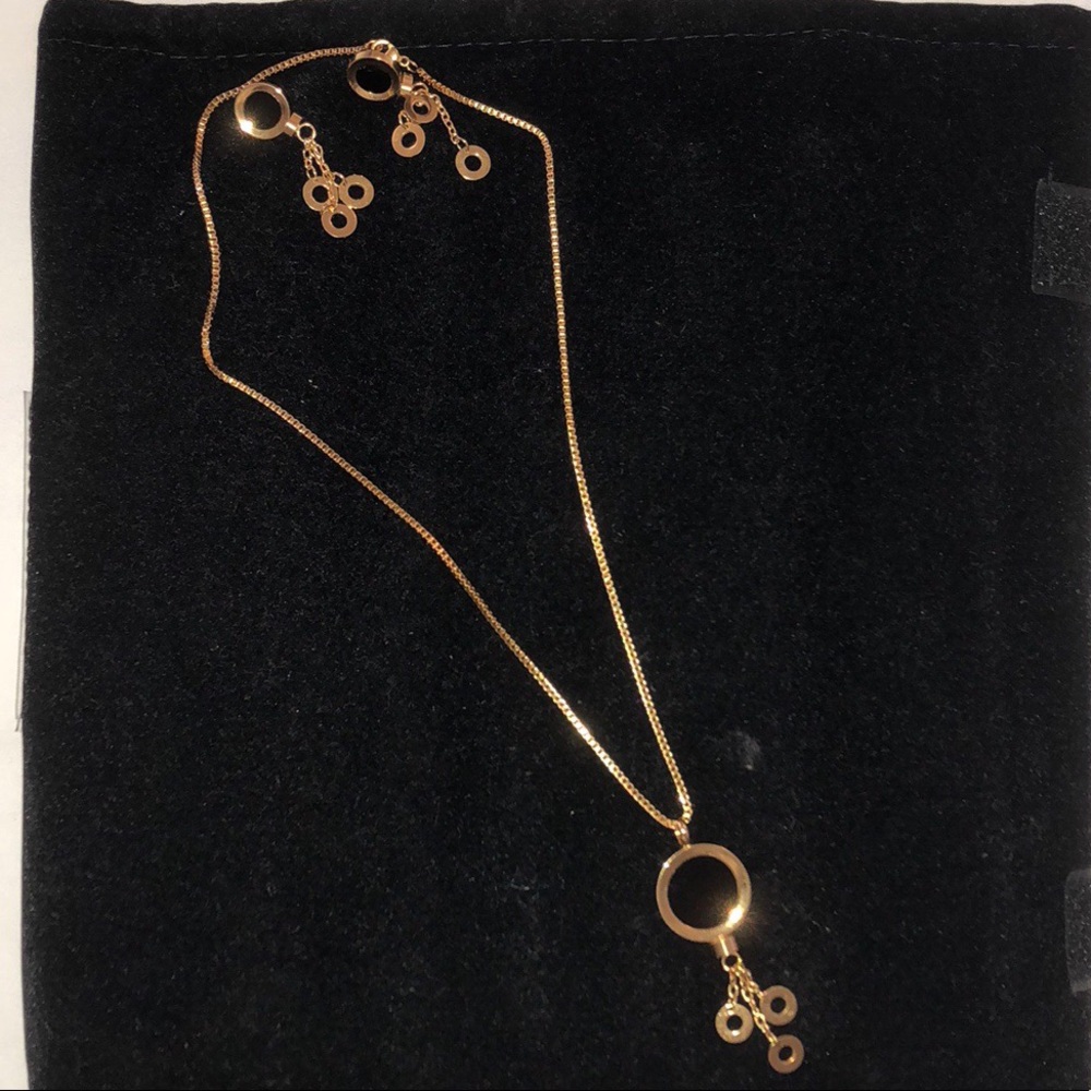 Necklace and earrings. NEW